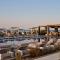 Sea Breeze Santorini Beach Resort, Curio By Hilton - 佩里沃罗