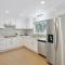 Upscale 6BR 2,5BA Holiday Home with Pool, Hot Tub & Game Room - Farmers Branch