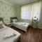 Spacious Yellow Villa with garden - up to 8 guests