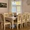 Spacious Yellow Villa with garden - up to 8 guests