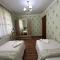 Spacious Yellow Villa with garden - up to 8 guests