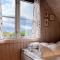 Charming 3-bedroom Home With Stunning Fjord Views - Tvøroyri