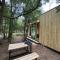 Tiny house en pleno bosque a metros de la laguna