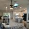 Charming 3br Oasis With Golf Cart And Lanai - 退休小镇