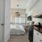 Studio One Condominium, Alabang - Bluu - Fiber Wi-Fi, Netflix-ready - Manila