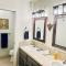 Creature Comforts Suite-Private Hot Tub-Sleeps 2 - 阿赫瓦尼