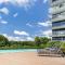 Spacious 1-Bed with View in Central Location - Canberra
