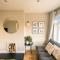 Ser Ar Y Bryn- Lovely family home with garden, walk to the village and beach