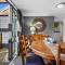 *** LAKE VILLA 460 ***