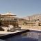 Sea Breeze Santorini Beach Resort, Curio By Hilton - 佩里沃罗