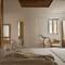 Sea Breeze Santorini Beach Resort, Curio By Hilton - 佩里沃罗