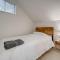Stunning 5BR 2BA Holiday Home with Private Pool and Cinema - Dallas