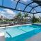 New Listing I Luxurious Waterfront 4 Bed Island Retreat - Marco Island