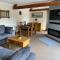 Stable Cottage, Old Mill Farm, Cotswold Water Park - Cirencester