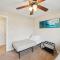 Charming Family Retreat with Spacious Yard home - 伊丽莎白城