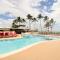 Alexander 511 Beachfront condo with 2 pools, direct beach access, sauna, tikki bar