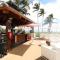 Alexander 511 Beachfront condo with 2 pools, direct beach access, sauna, tikki bar