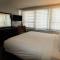 Alexander 1209 Beachfront condo with 2 pools , beach access, sauna, stores