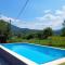 COUNTRY HOUSE
