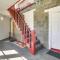 Charming Stoughton Apartment 20 Mi to Boston