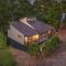 New Modern Cabin w Hot Tub Pool Table & Firepit
