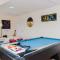 Abington CCC Villa - Sleeps 15, Balcony, Shower Jets, Cinema & Game Room, Baby Room, Pool Table, PS5, 30 Games, Wii, Library, Parking, 5 Rooms - Spinney Hill