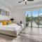 Modern Waterfront Mansion in the heart of Las Olas minutes from the Beach - Форт-Лодердейл