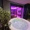 luxury Studio with jacuzzi