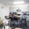 Abington CCC Villa - Sleeps 15, Balcony, Shower Jets, Cinema & Game Room, Baby Room, Pool Table, PS5, 30 Games, Wii, Library, Parking, 5 Rooms - Spinney Hill