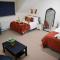 Abington CCC Villa - Sleeps 15, Balcony, Shower Jets, Cinema & Game Room, Baby Room, Pool Table, PS5, 30 Games, Wii, Library, Parking, 5 Rooms - Spinney Hill