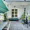 Greenview Hotel By Lowkl