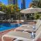 The Crest Apartments - Main Beach