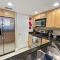 Fun 2 bed/2 bath condo with pool on Biloxi Beach - بيلوكسي