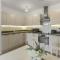 Centrally Located - Modern - 2Bed - 2Bath Apartment - Londra