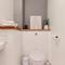 Stylish City Centre Apartment with Free Parking, Fast W-fi, Smart TV and Balcony by Yoko Property