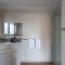 Cosy and Comfortable Unit with Parking & Wifi