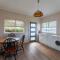 Cosy and Comfortable Unit with Parking & Wifi