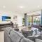 Stylish Family Villa with Game Room & Pool - 基西米