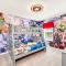Stylish Family Villa with Game Room & Pool - 基西米