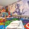 Stylish Family Villa with Game Room & Pool - 基西米