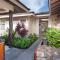 BLUE LAGOON Single Level 4BR KaMilo Home with Pool and Cottage - وايكولوا