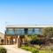 Ninettas Views - Great coastal location