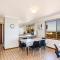 Ninettas Views - Great coastal location