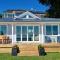 Red Rock Cottage, beachfront luxury