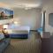 Days Inn & Suites by Wyndham Columbus NE