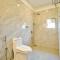 Candolim Beach White Residency
