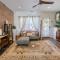 Charming 2BR Townhouse with Patio & Parking in DC - 华盛顿