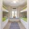 Spacious Avalon Beach House - 2 Blocks to Water!