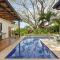 CU28 New 3 Bdrm Home w Pool and Guanacaste Tree - Tamarindo