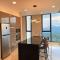 Genting Grand Penthouse Vist'A-Residences, 4BR&4'5Baths, sleeps 19pax, Balcony Partial Hills View, Bathtub, Coway Dispenser, Streaming Device, Fully AC,4 Private Cars Park - 云顶高原